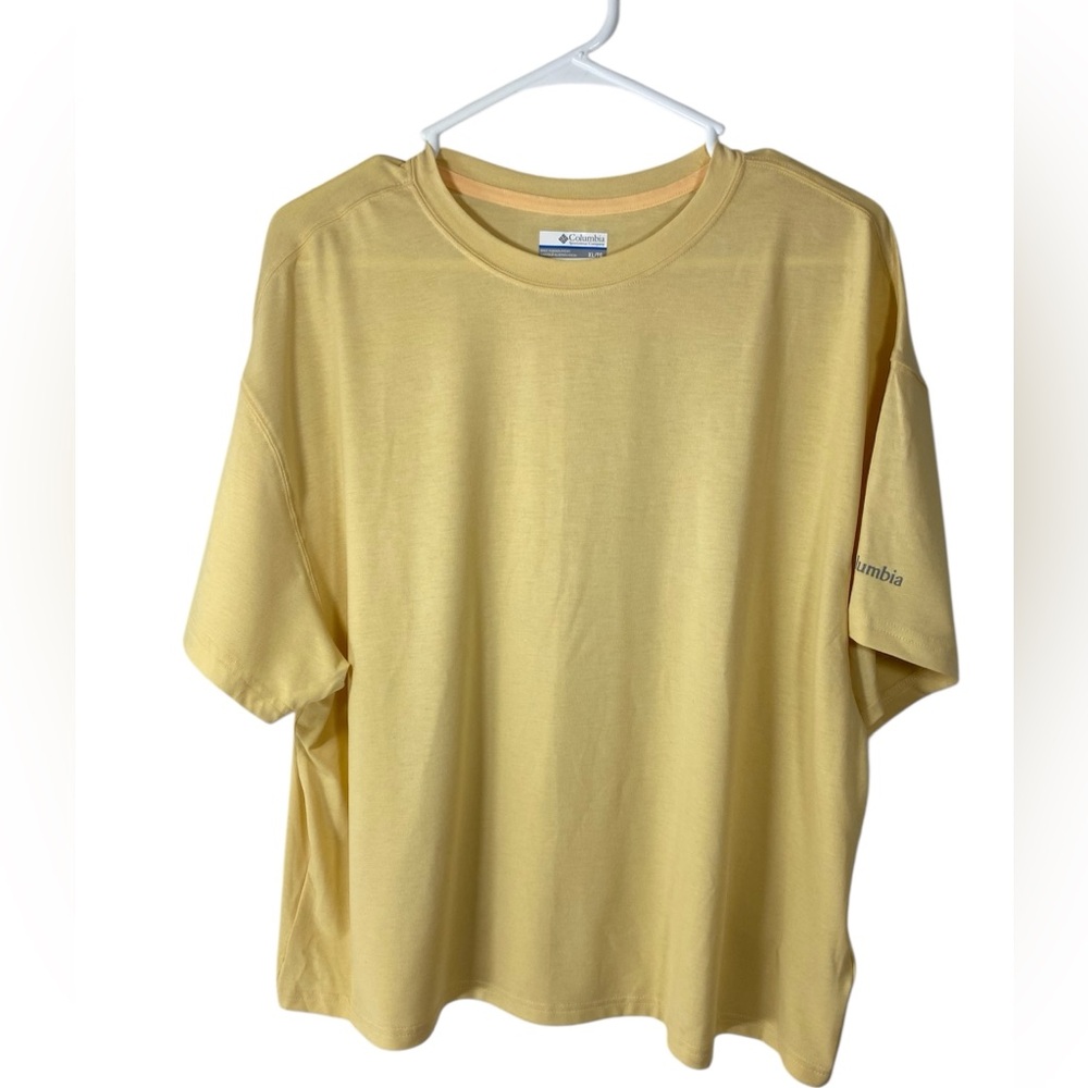 Columbia Women's Small Sunkissed (yellow)
Sporty short sleeve boundless T- shirt